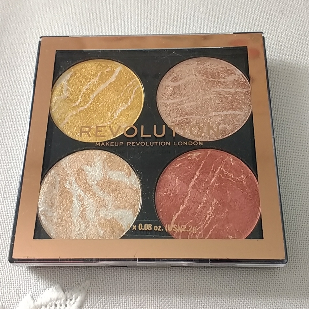 Revolution Cheek Kit - Picture 4 of 5